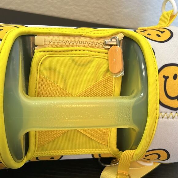 Smiley Face Insulated 1/2 Gallon Water Bottle with Shoulder Strap - Picture 4 of 5